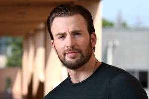Напряженный триллер «Защищая Джейкоба» экранизируют Apple